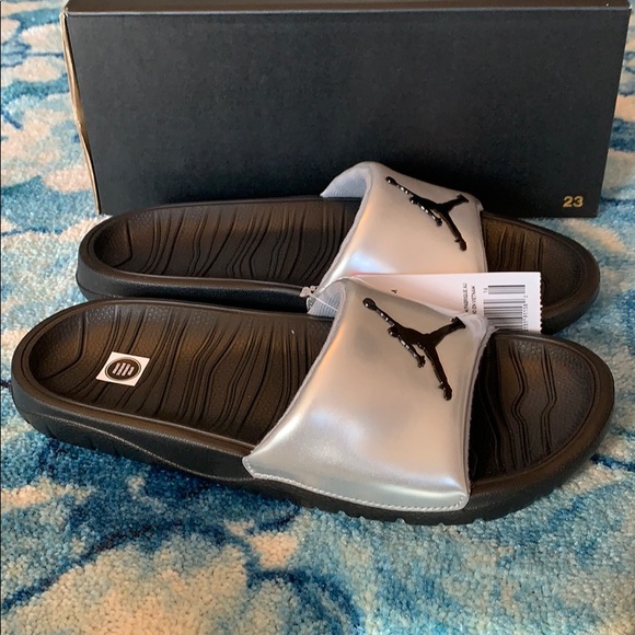 Nike Jordan Break Kids Slides Sandals Silver New - Picture 2 of 7